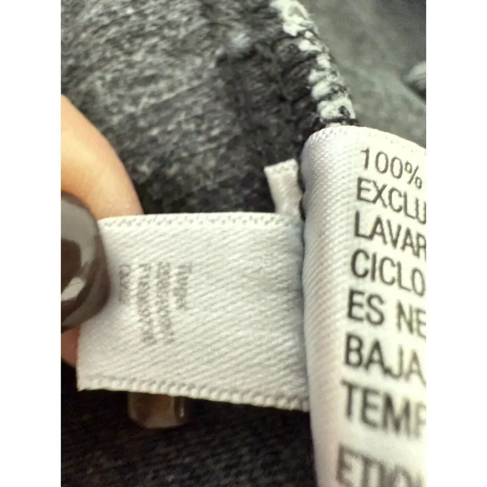 Elegant Black Midi Dress - Picture 9 of 9